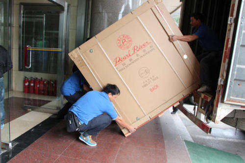四子王钢琴贵重工艺品无忧运